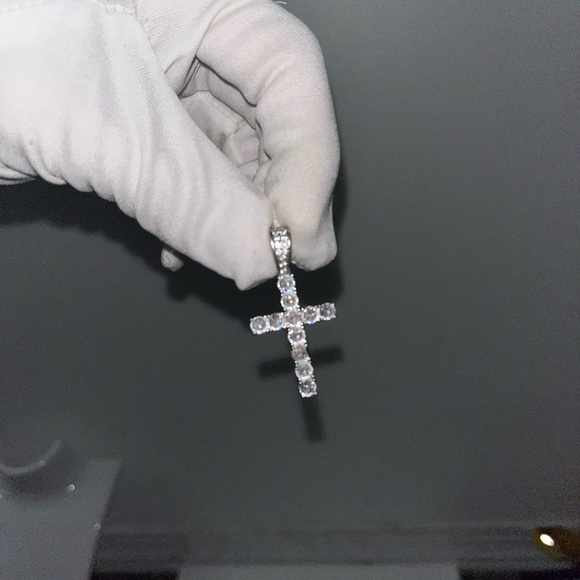 BRAND NEW SILVER DIAMOND CROSS PENDANT‼️ - Picture 12 of 13